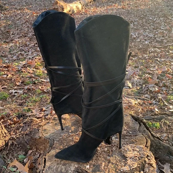 Schutz
Maryana Lace Cow Suede Boot - Picture 10 of 16